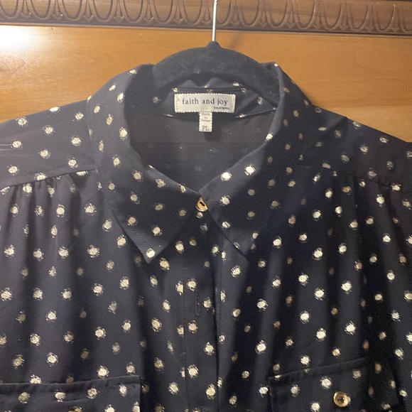Faith & Joy Geometric Pattern Blouse Size Large Petite - Picture 3 of 7